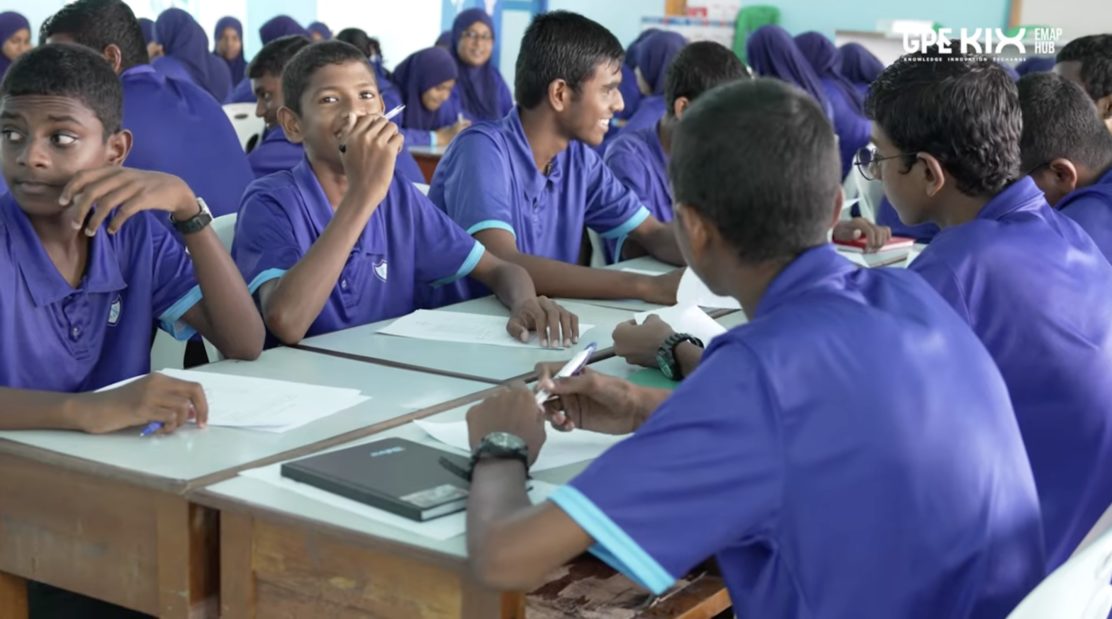 Students studying A-levels at V. Keyodhoo school in the Maldives. Credit: GPE KIX EMAP